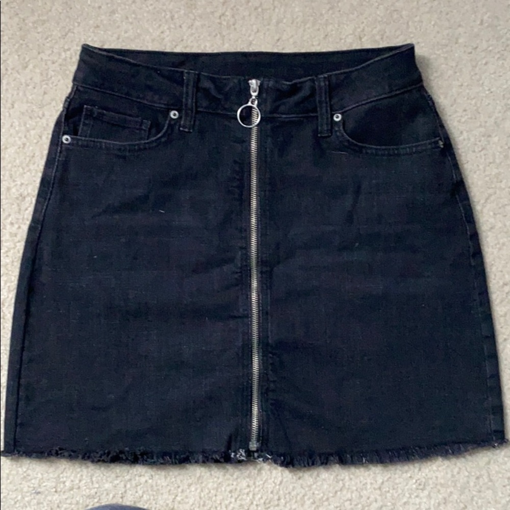 Black jean skirt!!